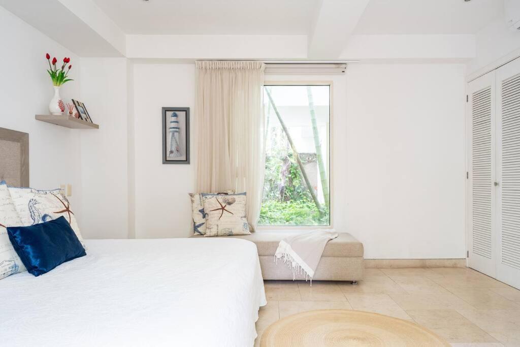Location & Comfort In The Walled Apartamento